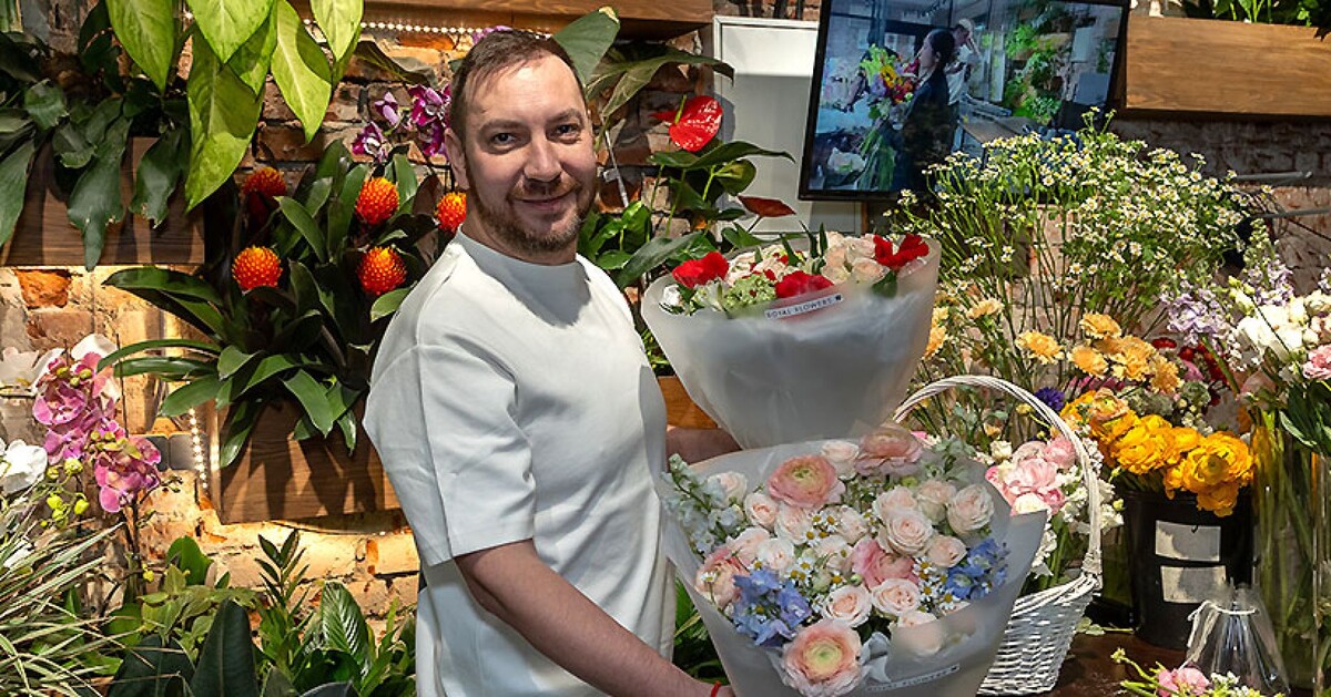 Вадим Казанский уверен: человек сам должен решать, следовать ему моде или выбирать букет по душе.