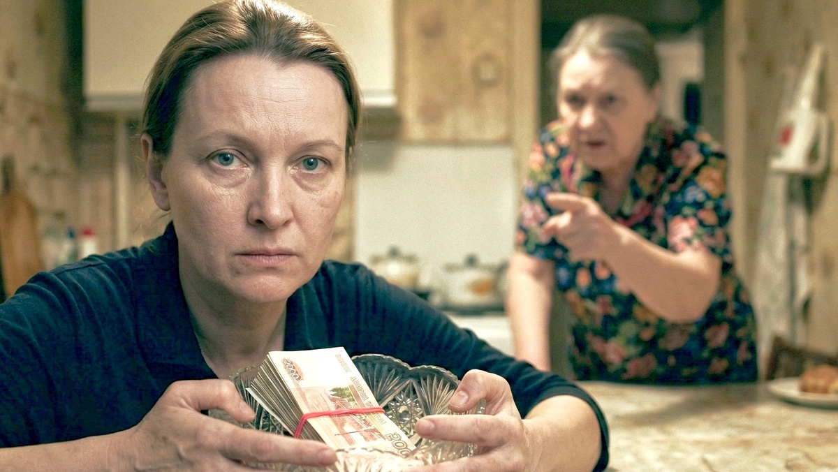 Положила конец наглости свекрови и золовки простой арифметикой за кухонным столом