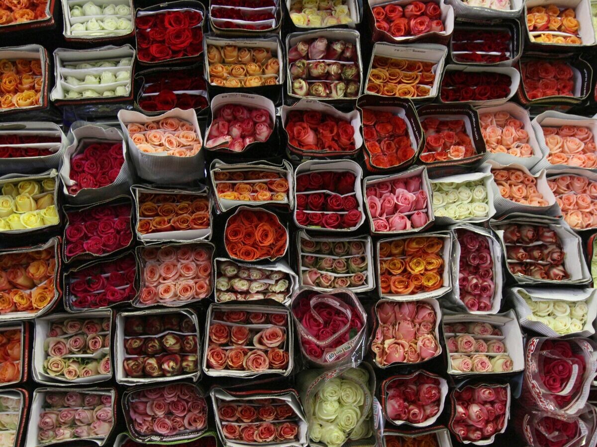    Продажа цветов к празднику 8 Марта | © РИА Новости / Алексей Мальгавко