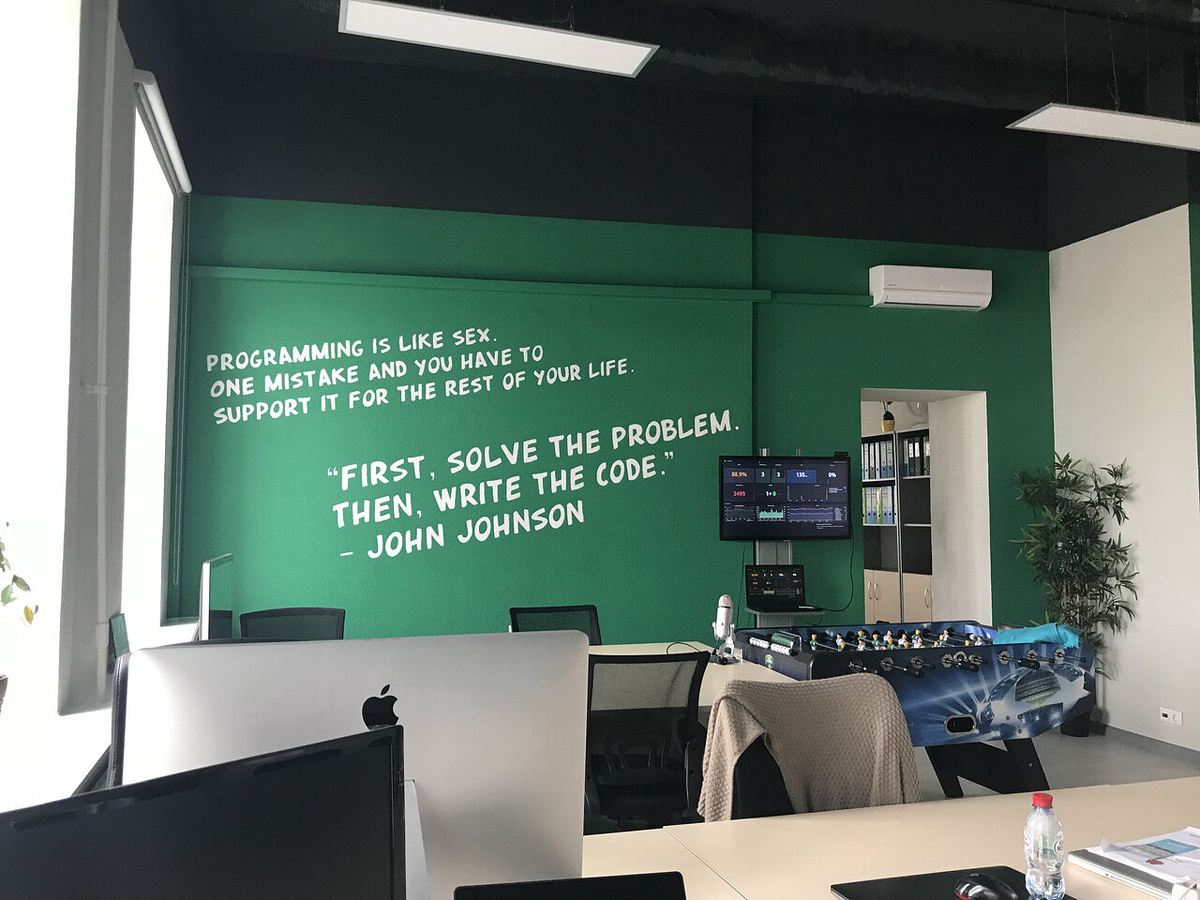 Трафаретная роспись через проектор