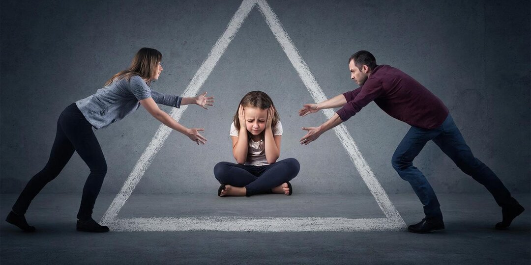 Третий лишний: как родители делают из ребенка своего психотерапевта (и калечат ему жизнь)