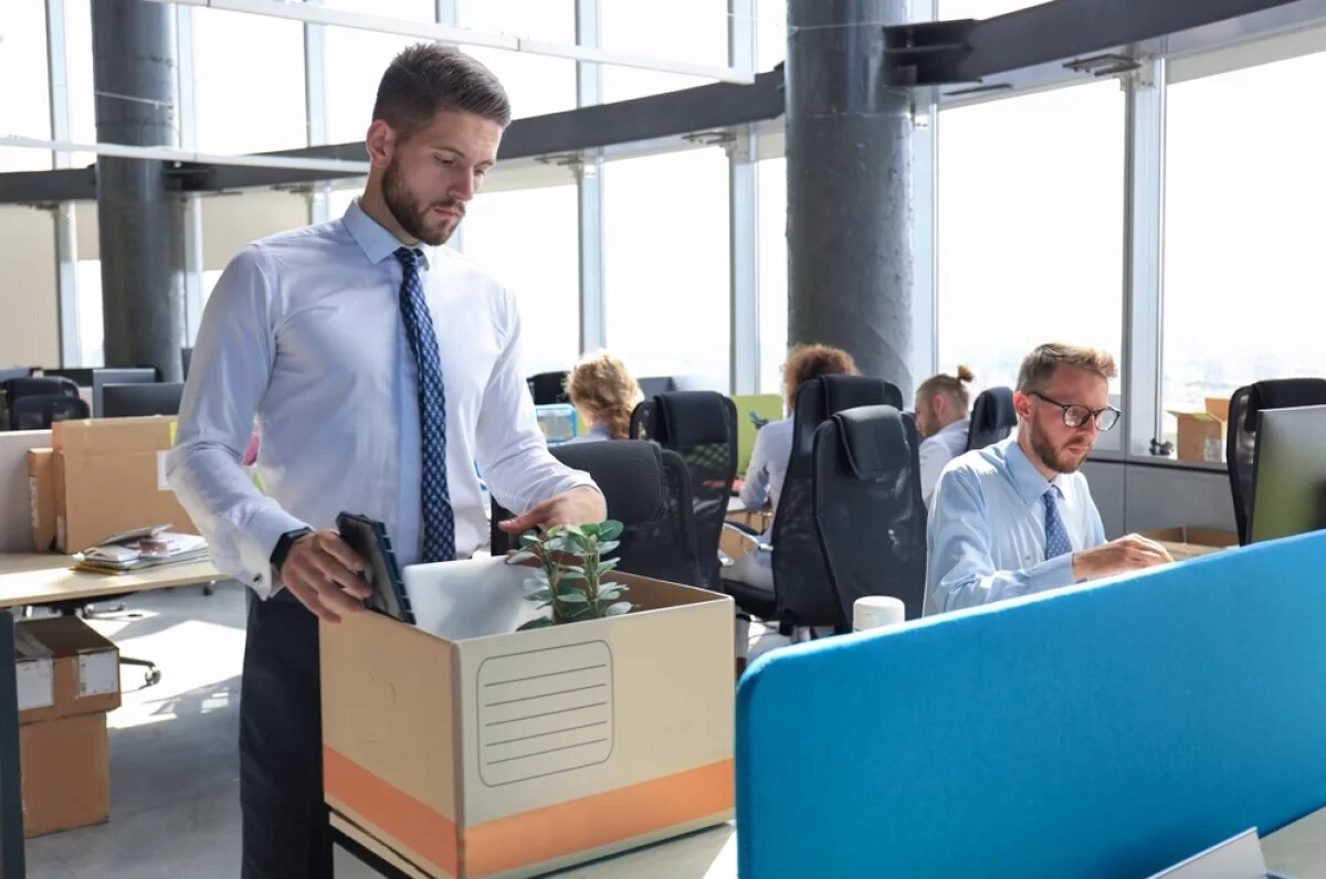    История учит: принудительный труд снижает эффективность, а современная экономика требует гибкости, а не архаики.