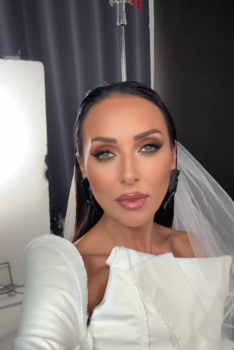    Алсу. Источник: inst/alsou_a *