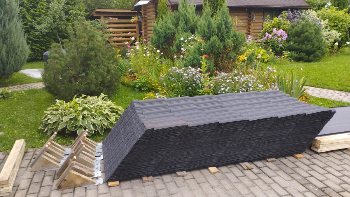 300 м2 бесшумной резмновой кровли Гумибо. 