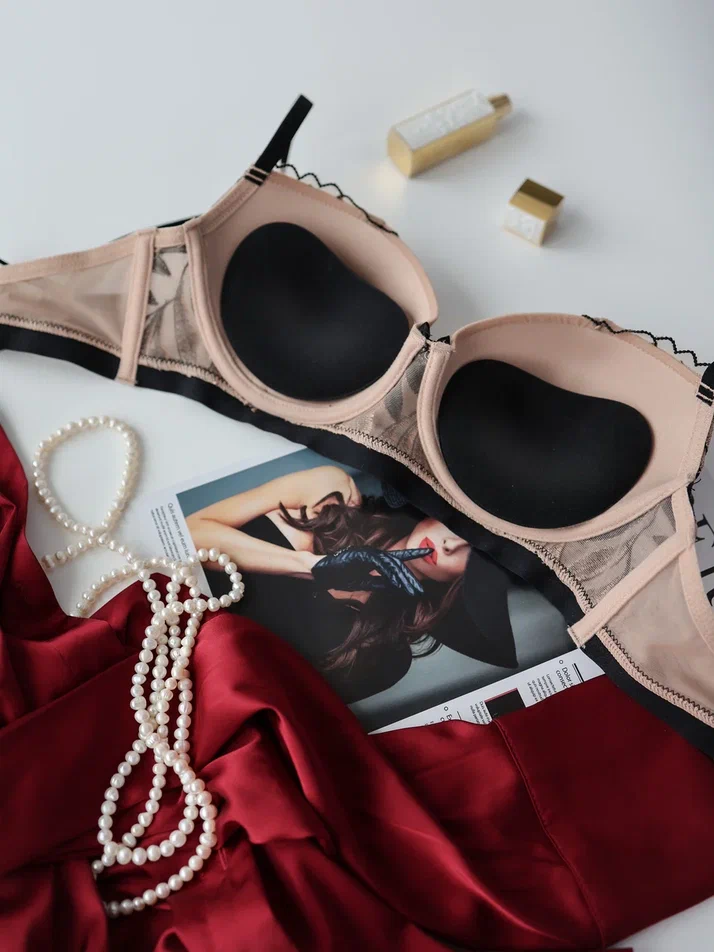 Липкие вкладыши push-up от ANUTINA