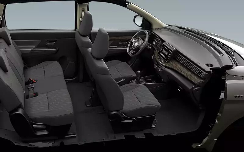 Интерьер Suzuki Ertiga📷

