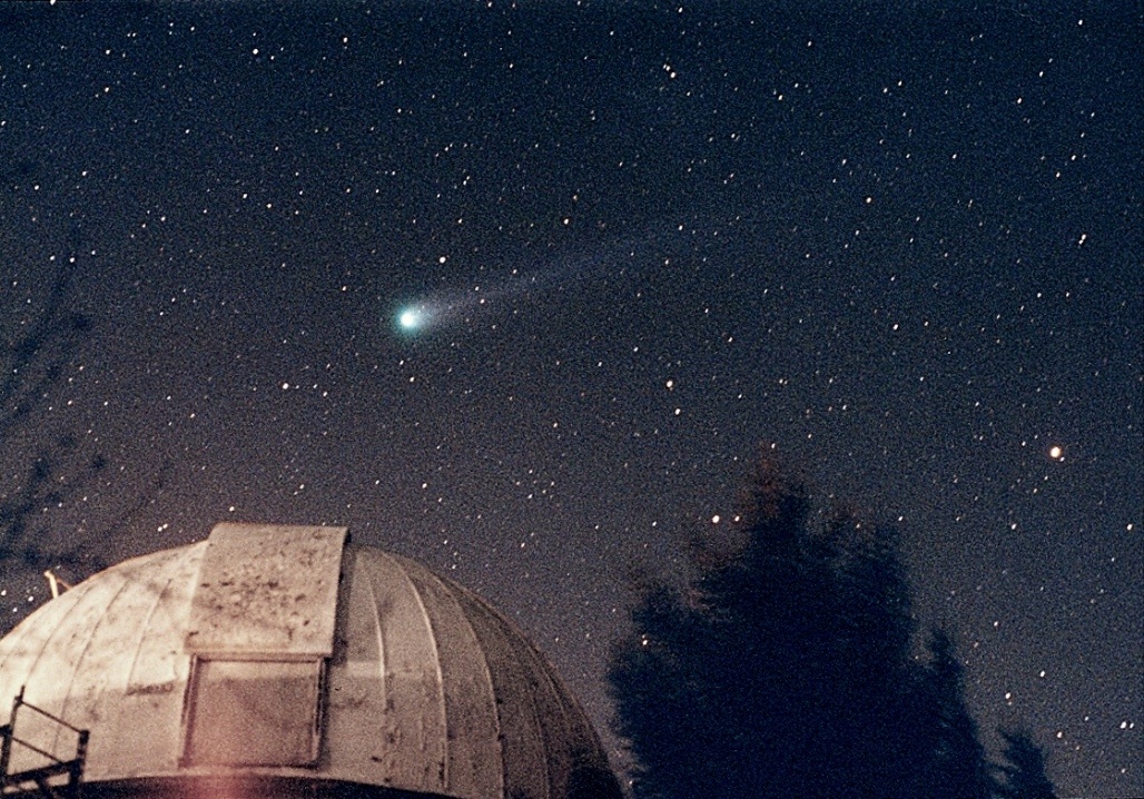 Комета Хякутаке в 1996 году, изображение из открытых источников