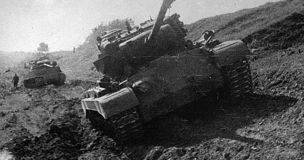 Условно тяжелый американский танк на тестах в Кубинке