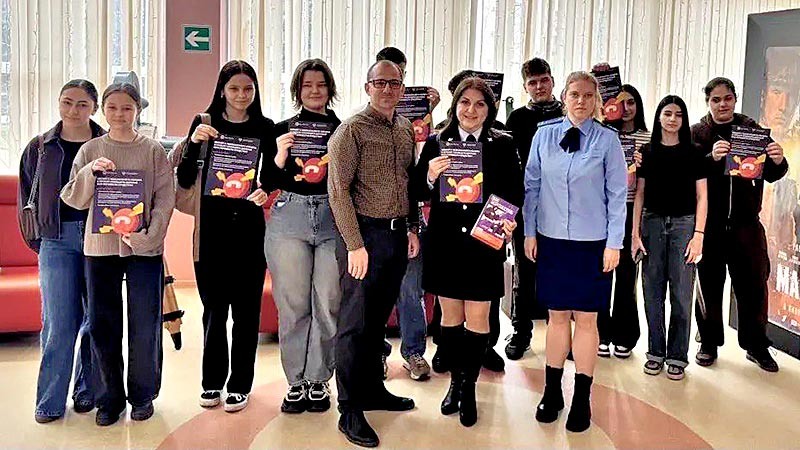    Сотрудники полиции совместно с Общественниками провели информационную компанию с несовершеннолетними