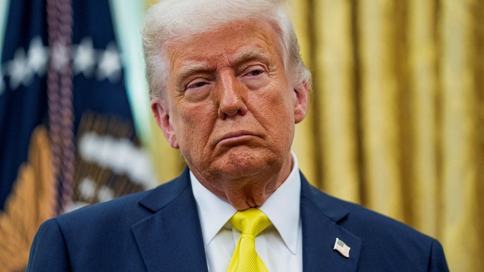 «Обещал положить конец войнам, а не начинать их»: Time пристыдил Трампа своей новой обложкой