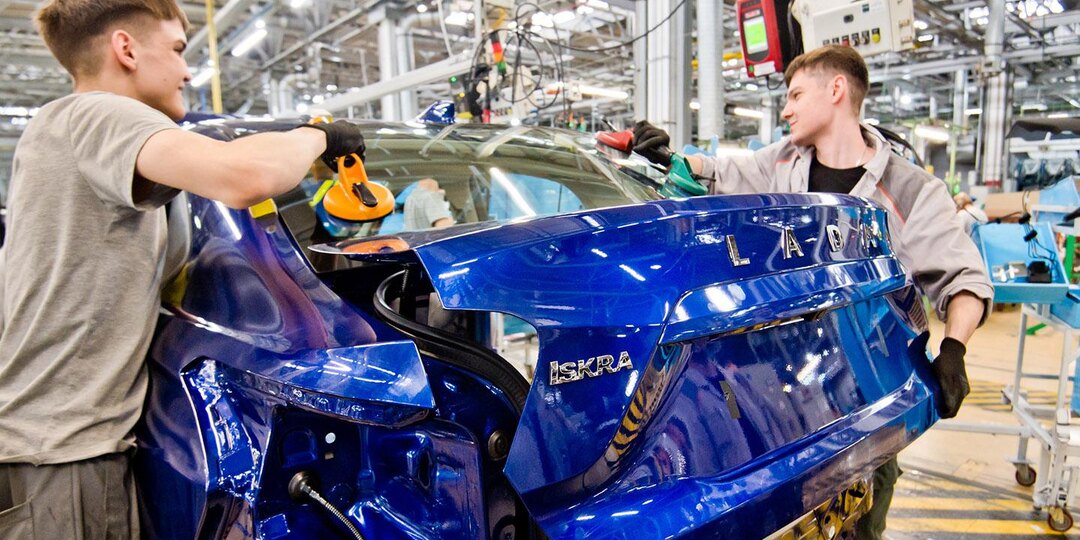 «Реальный ущерб». АвтоВАЗ высказался о переходе на четырехдневку