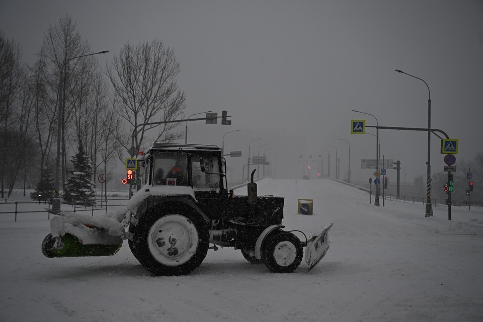    В Ульяновске для борьбы с гололедом использовали 380 тонн смеси соли и песка Архив "КП"