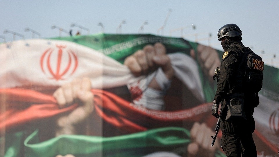 ВС Ирана нанесли удар по небоскребу с военными США в Бахрейне