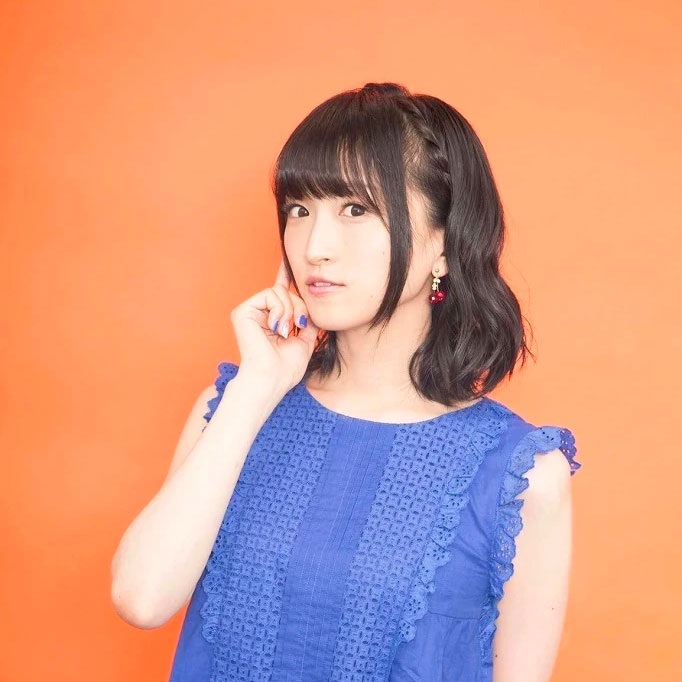 Фуджита Саки (яп. 藤田 咲) озвучила образцы для голосового банка Хацунэ Мику. 