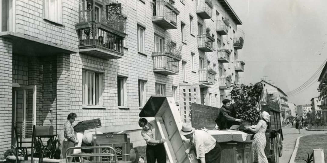 Каждой молодой семье — по квартире. Как работала система предоставления жилья молодым специалистам в СССР.