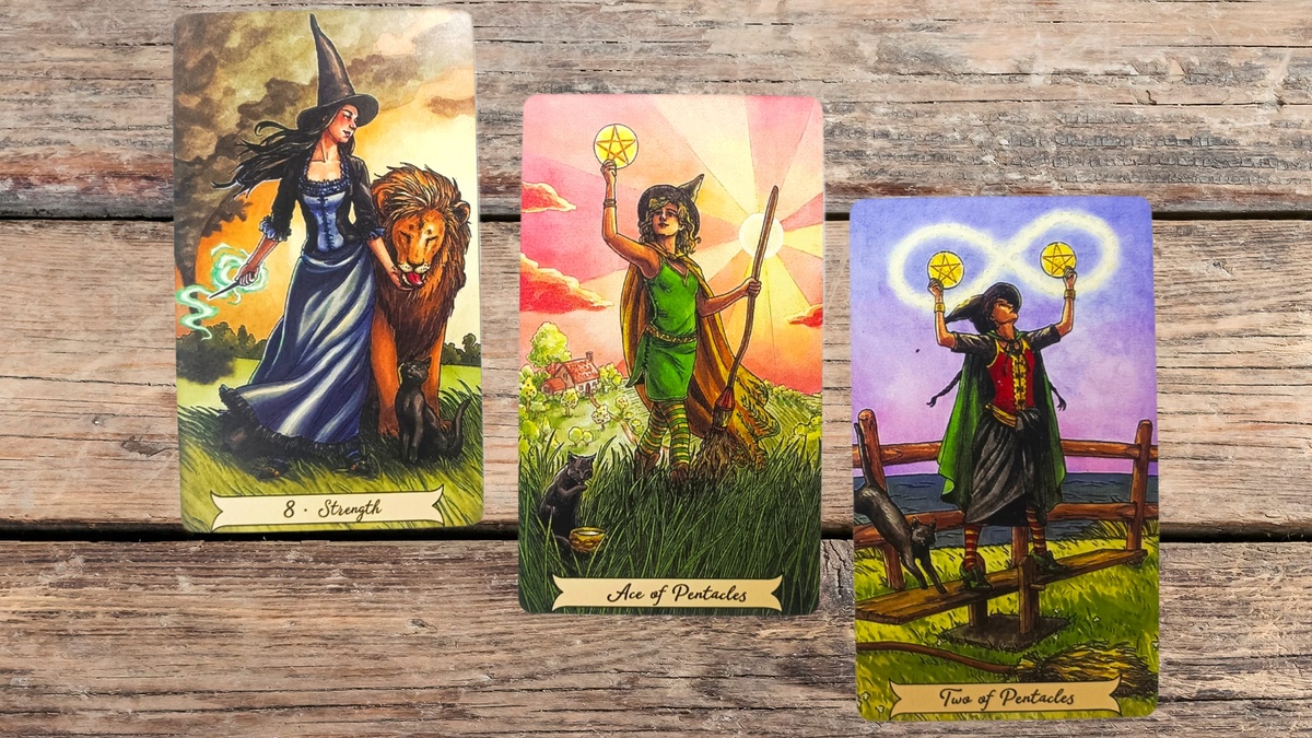 Карты показывают, что есть вероятность любви, но он находится в процессе внутреннего равновесия и стабильного выбора, который требует времени и обдумывания.