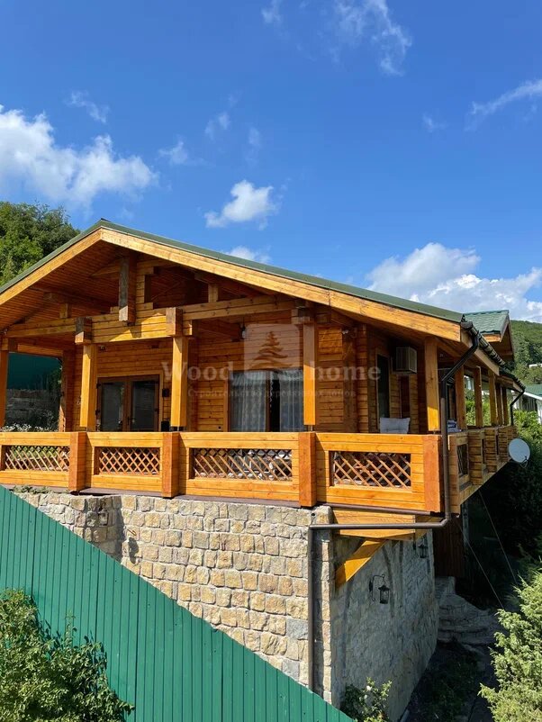 На фото: работа компании «Wood home»