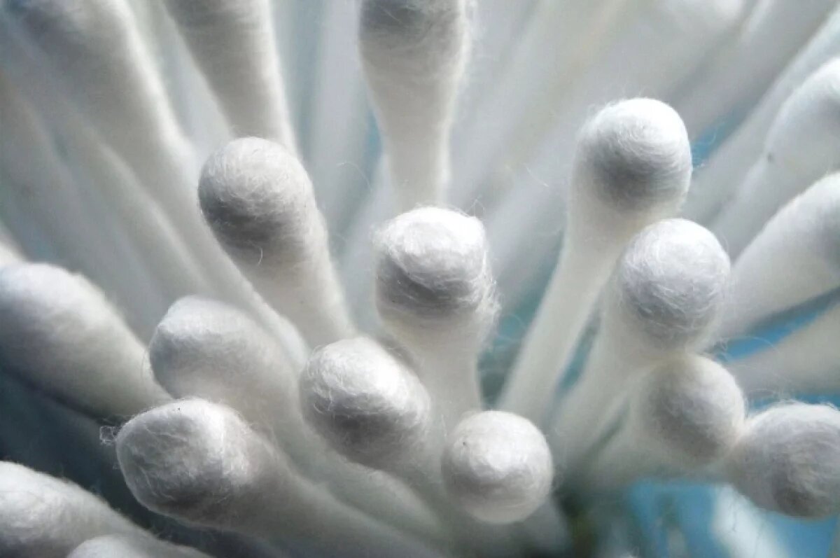    Профессор Вахрушев рассказал, чем опасны ватные палочки для чистки ушей