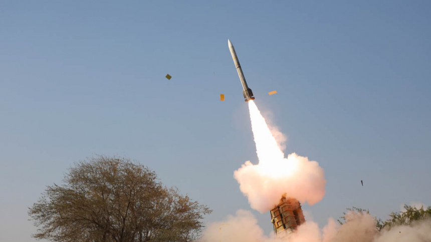    Фото: www.globallookpress.com/Iranian Army Office