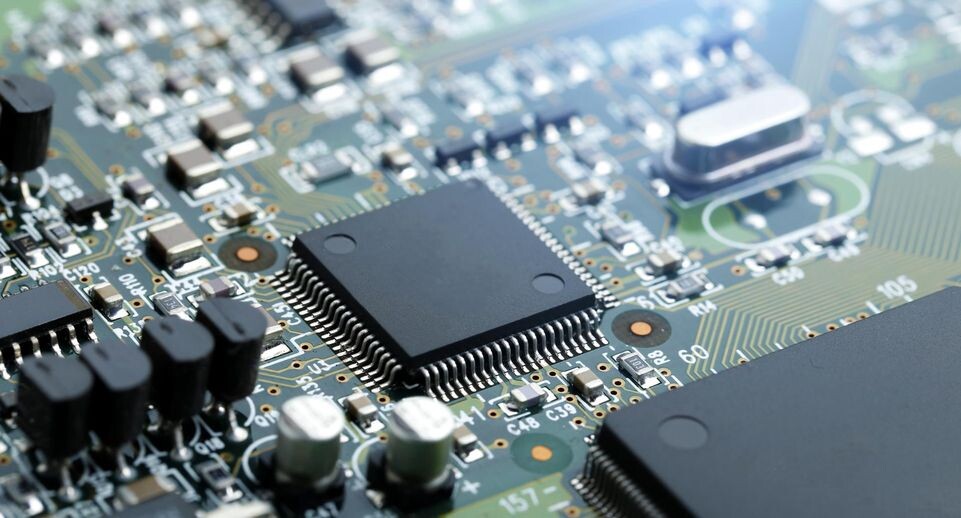 На всех не хватит: как мировой рынок электроники столкнулся с кризисом из-за чипов памяти