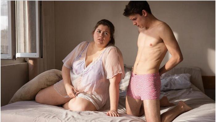 Любовь нечаянно нагрянула и не отпустила: Зумер застрял в соседке из-за стука в дверь