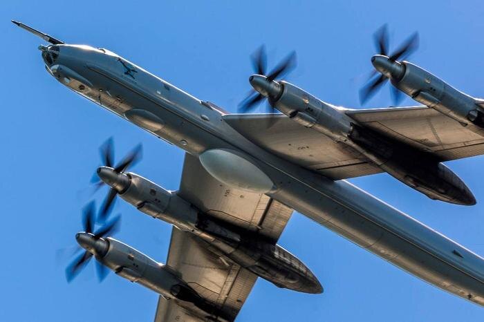 Два российских «медведя» вынудили США и Канаду поднять рой военных самолётов