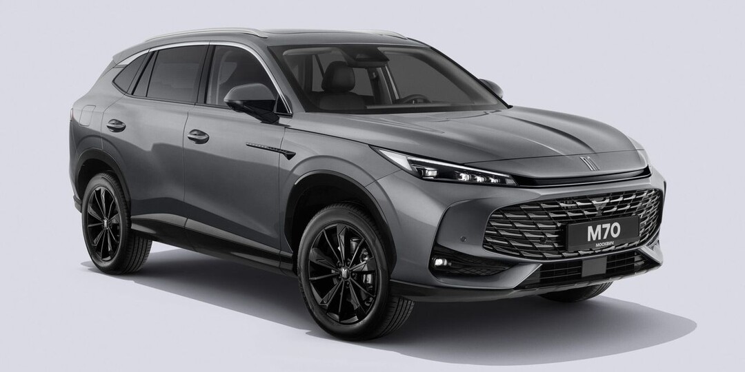 В России начались официальные продажи новых кроссоверов «Москвич». Сколько стоят модели М70 и М90