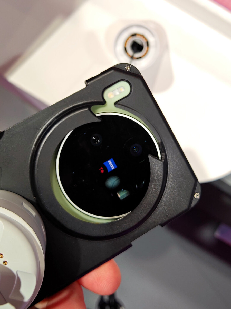    Vivo «засветила» новый смартфон X300 Max на MWC 2026