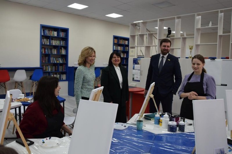 В Шахтах участницы проекта «Жизнь после Победы» посетили занятие по арт-терапии