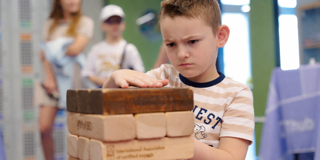 Почему нельзя говорить ребёнку «прекрати немедленно» и что делать вместо