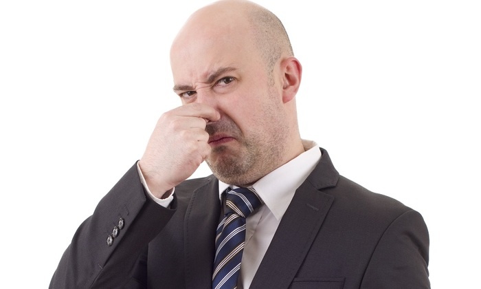 Россиян предупредили о штрафах за неприятный запах из квартиры