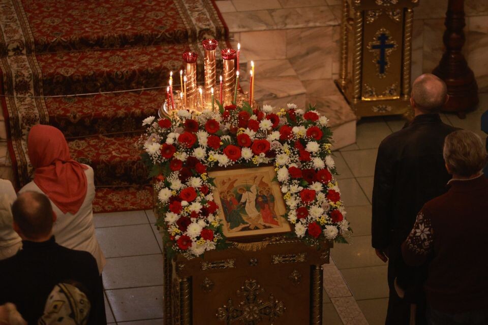    Ночная пасхальная служба в Покровском соборе . Источник: Олег Укладов