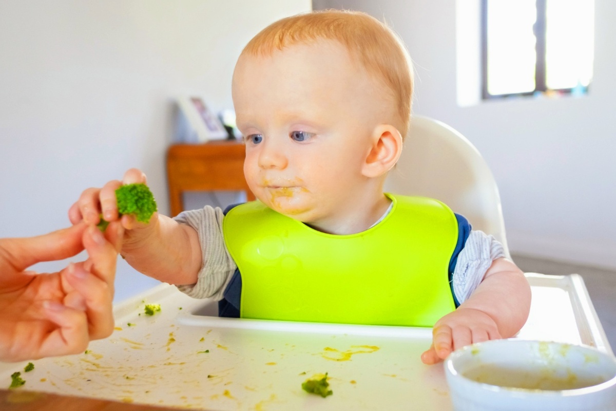 Как накормить малыша новыми продуктами