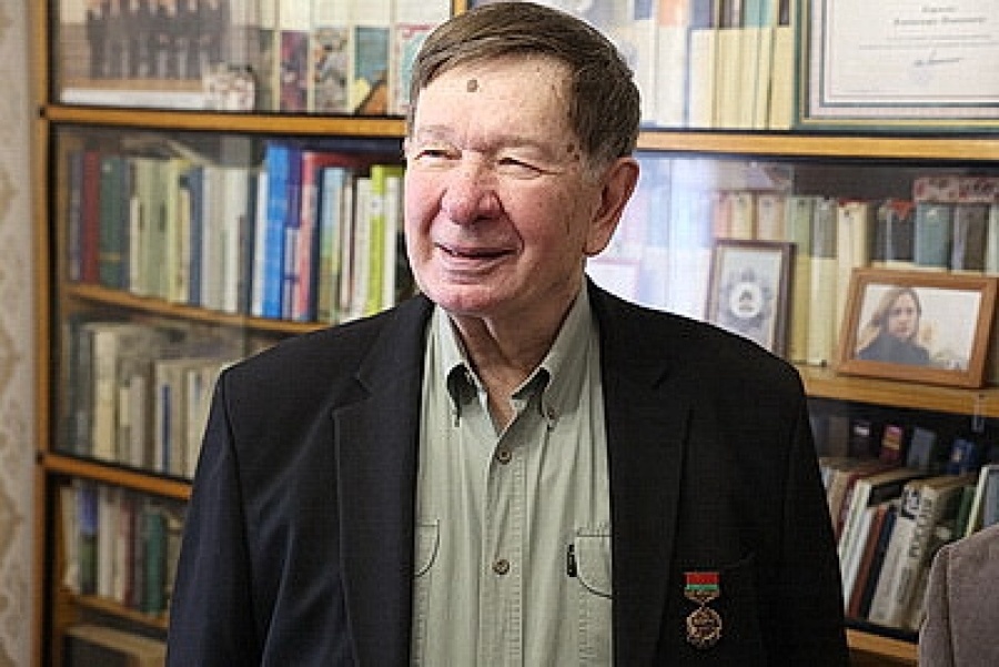     Автор текста гимна Беларуси Владимир Каризна скончался на 88-м году жизни