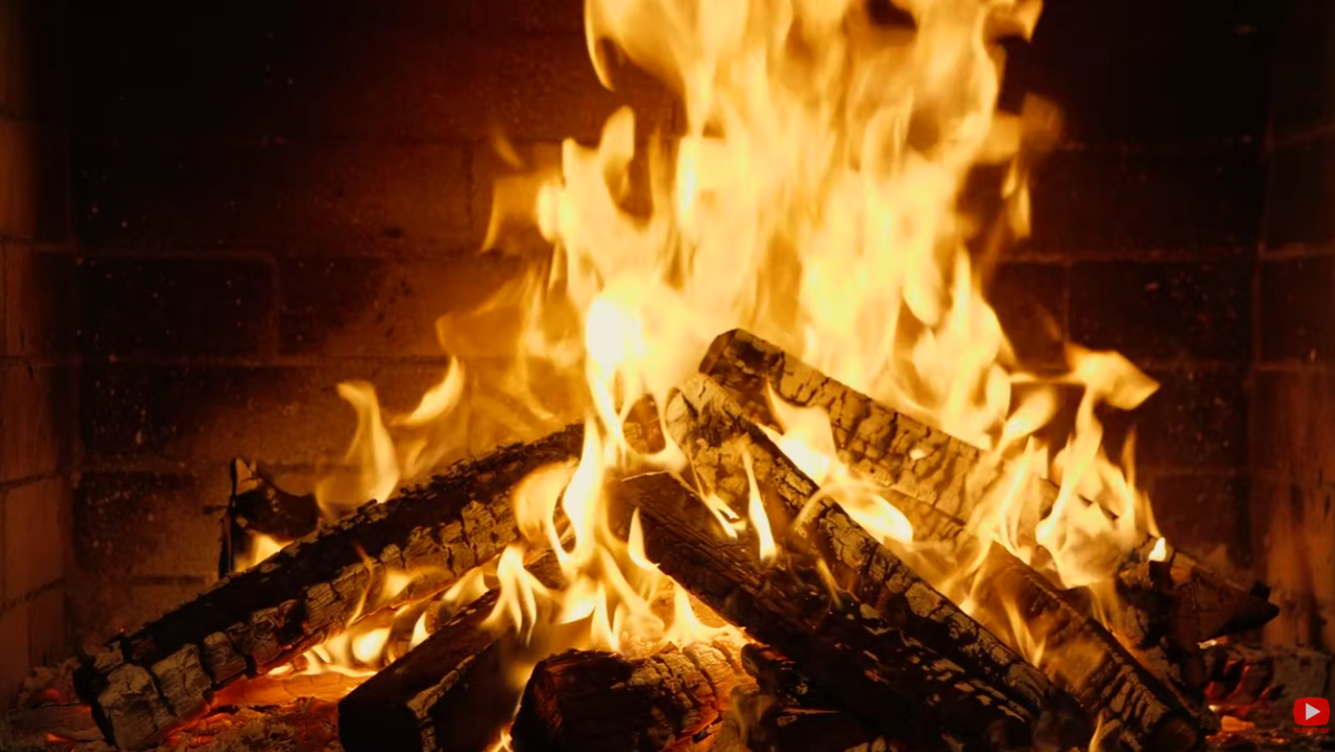 Источник: Youtube. Канал: Fireplace & Jazz 