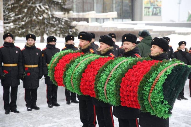    Возложение венка