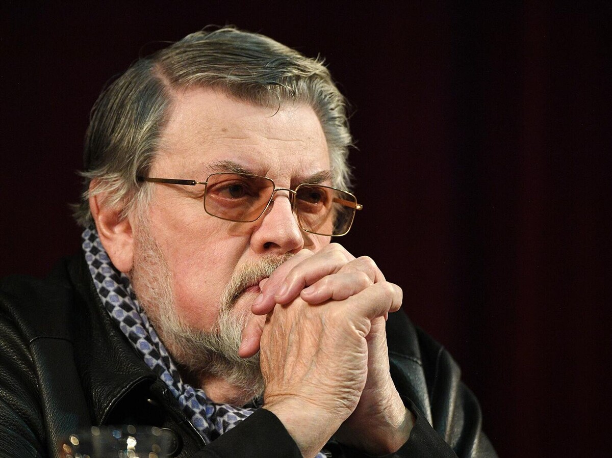 Александр Анатольевич Ширвиндт — советский и российский актёр театра, кино, озвучивания и дубляжа, театральный режиссёр, сценарист, педагог, телеведущий, писатель-мемуарист, юморист