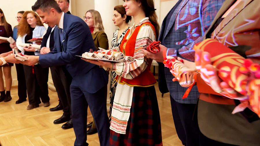    © АО "ТВ Центр"