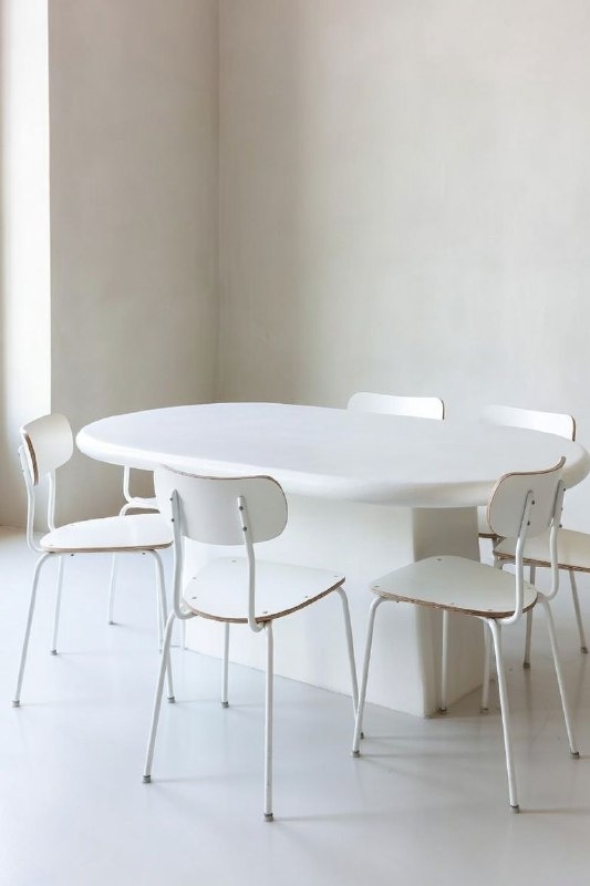 Обеденный стол на заказ из микроцемента