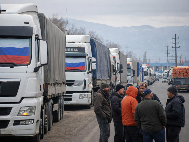     Коллаж: генерация ChatGPT