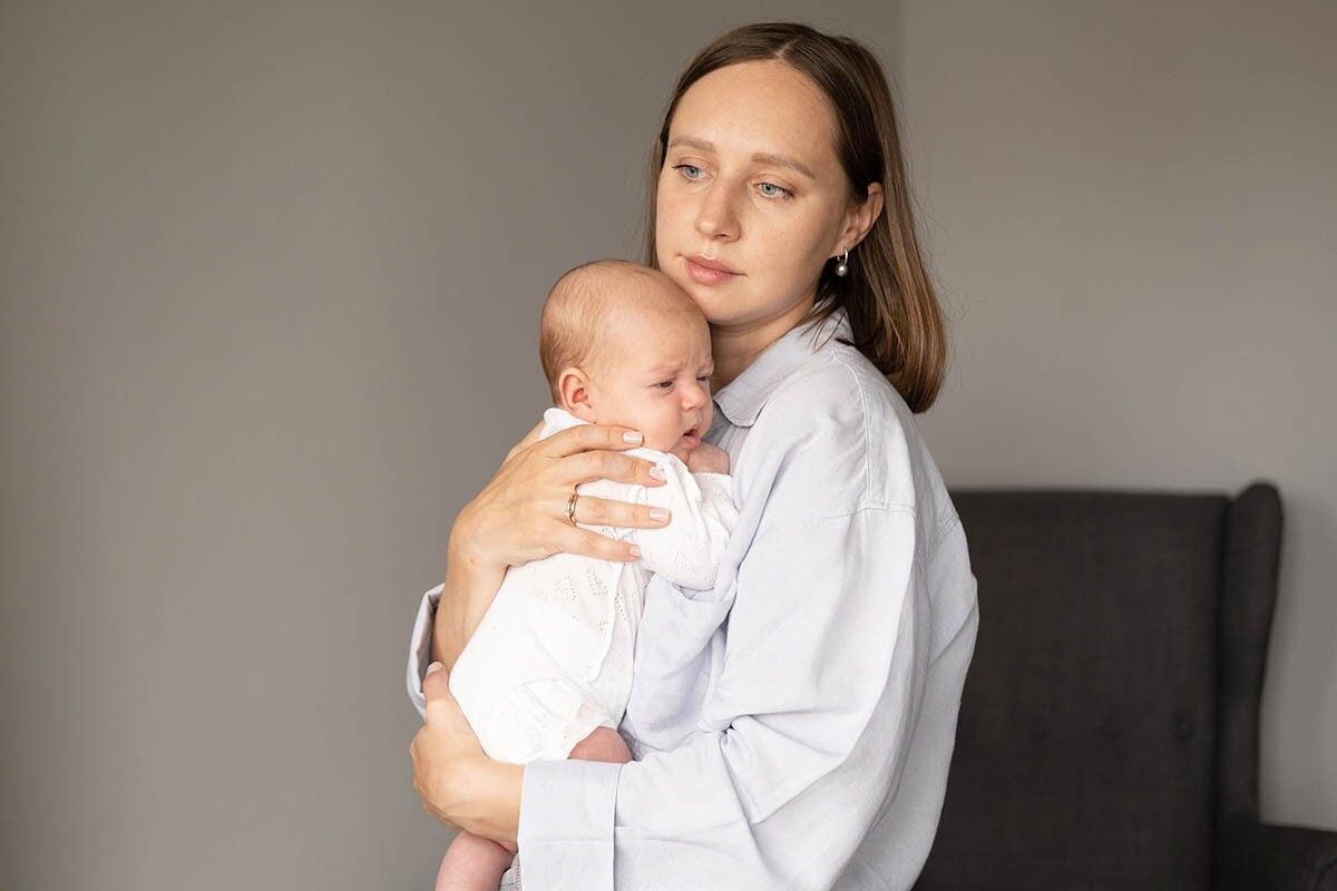 Не всем мамам детей до 1,5 лет положены единые выплаты. Источник: Raisa Kanareva / Shutterstock / FOTODOM📷
