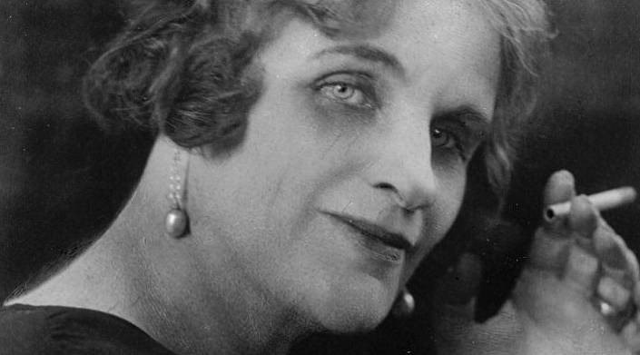 Одежда как активатор теневых сторон личности (на примере рассказа Н. Тэффи "Жизнь и воротник")