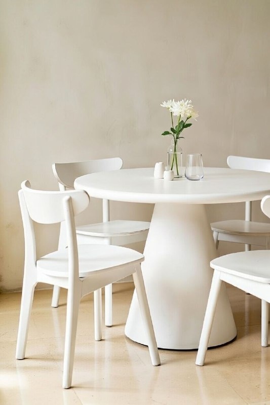 Обеденный стол из микроцемента на заказ