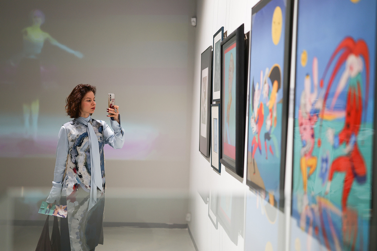    Экспозиция выставки «Наш авангард плюс»