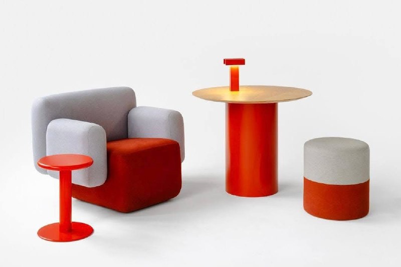 Кресло BOOM, стол HUG, табурет Pixel, пуф GEA, светильник P23 от Alot. Фото: Евгения Баранова