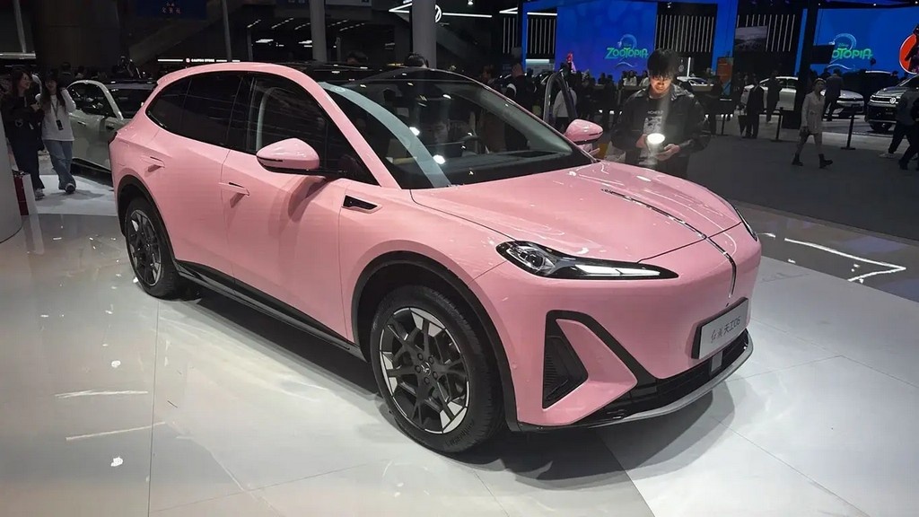 Новый Hongqi Tiangong 06 - тихий вызов с восточным акцентом