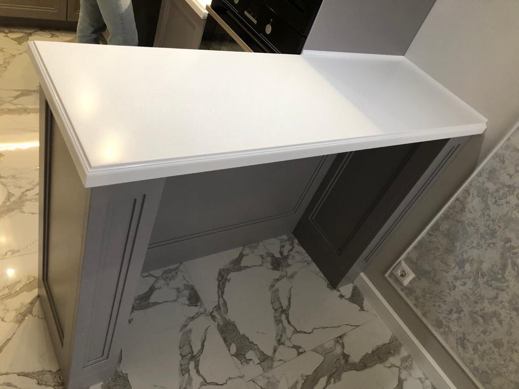 Столешнца для барной стойки из акрилового камня