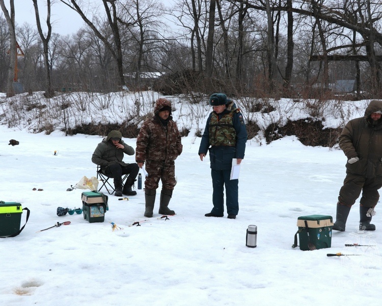     В Курске спасатели проверили обстановку на водоемах с помощью БПЛА