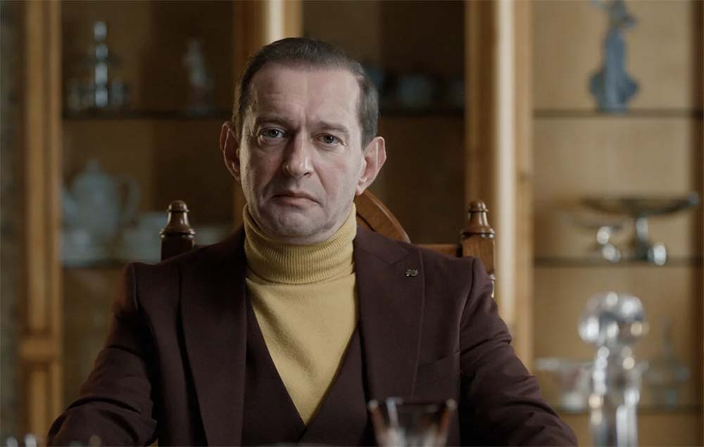    Константин Хабенский. Кадр из фильма "Знакомство родителей" (2025). Режиссёр: Иван Капитонов. QS Films