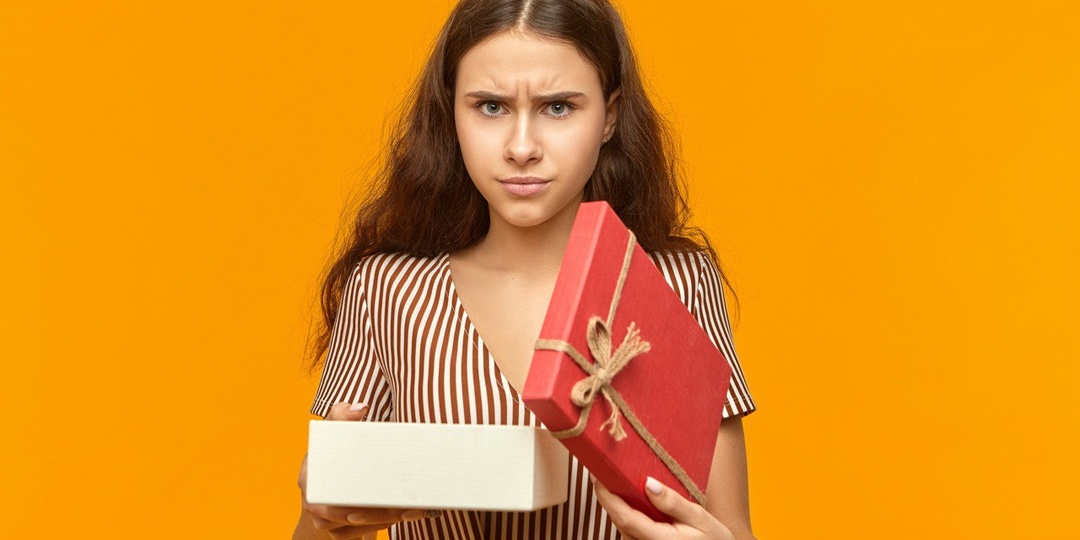 Россиянки назвали топ самых неприятных подарков на 8 Марта